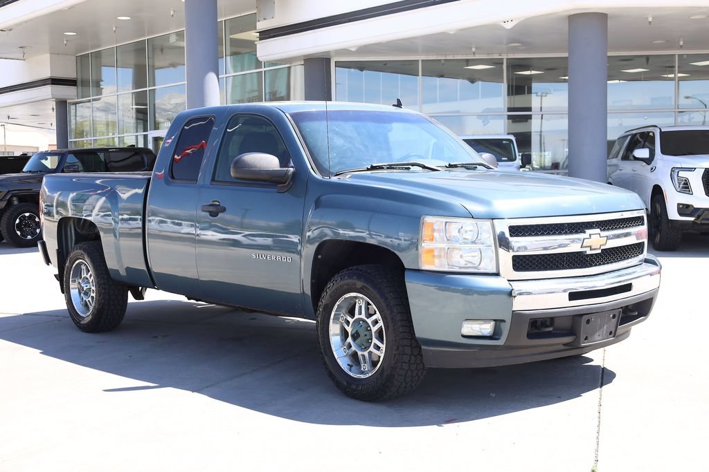 Used 2009 Chevrolet Silverado 1500 LT w/ Power Pack Plus AWD/4WD image 8