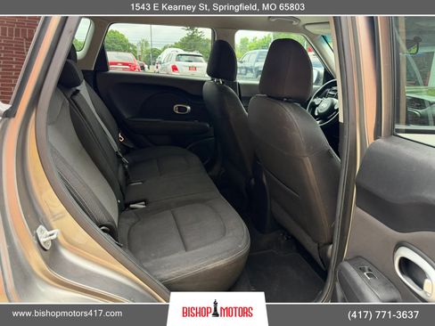 Used 2018 Kia Soul + FWD image 13