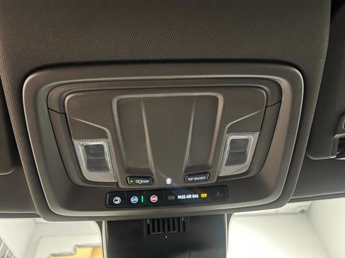 Used 2025 Chevrolet Silverado 1500 LT image 59