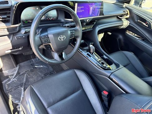 Certified 2024 Toyota Crown AWD/4WD image 18