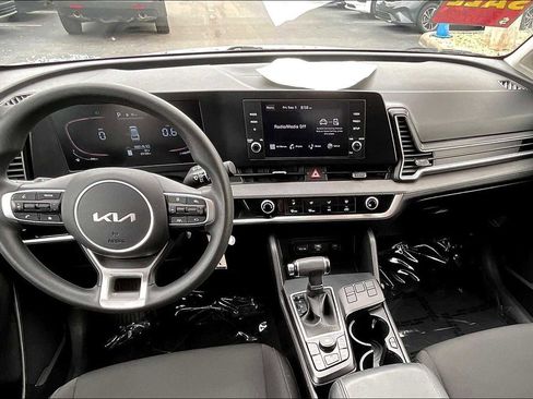 Used 2023 Kia Sportage LX image 14