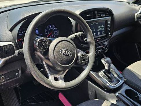 Used 2020 Kia Soul S FWD image 14