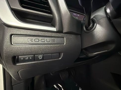Used 2023 Nissan Rogue S image 24