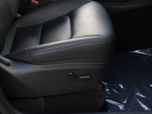 Used 2023 Tesla Model Y Long Range image 28