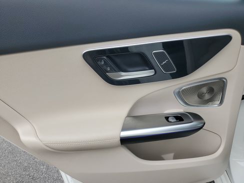 Used 2023 Mercedes-Benz C 300 Sedan image 10
