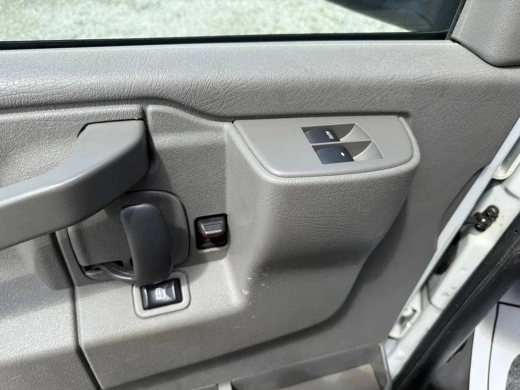 Used 2021 Chevrolet Express 3500 w/ Power Convenience Package RWD image 19