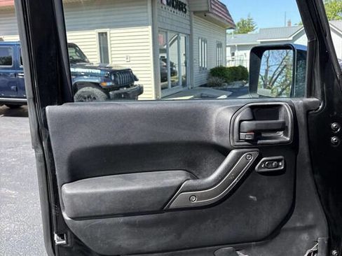 Used 2012 Jeep Wrangler Sport AWD/4WD image 13