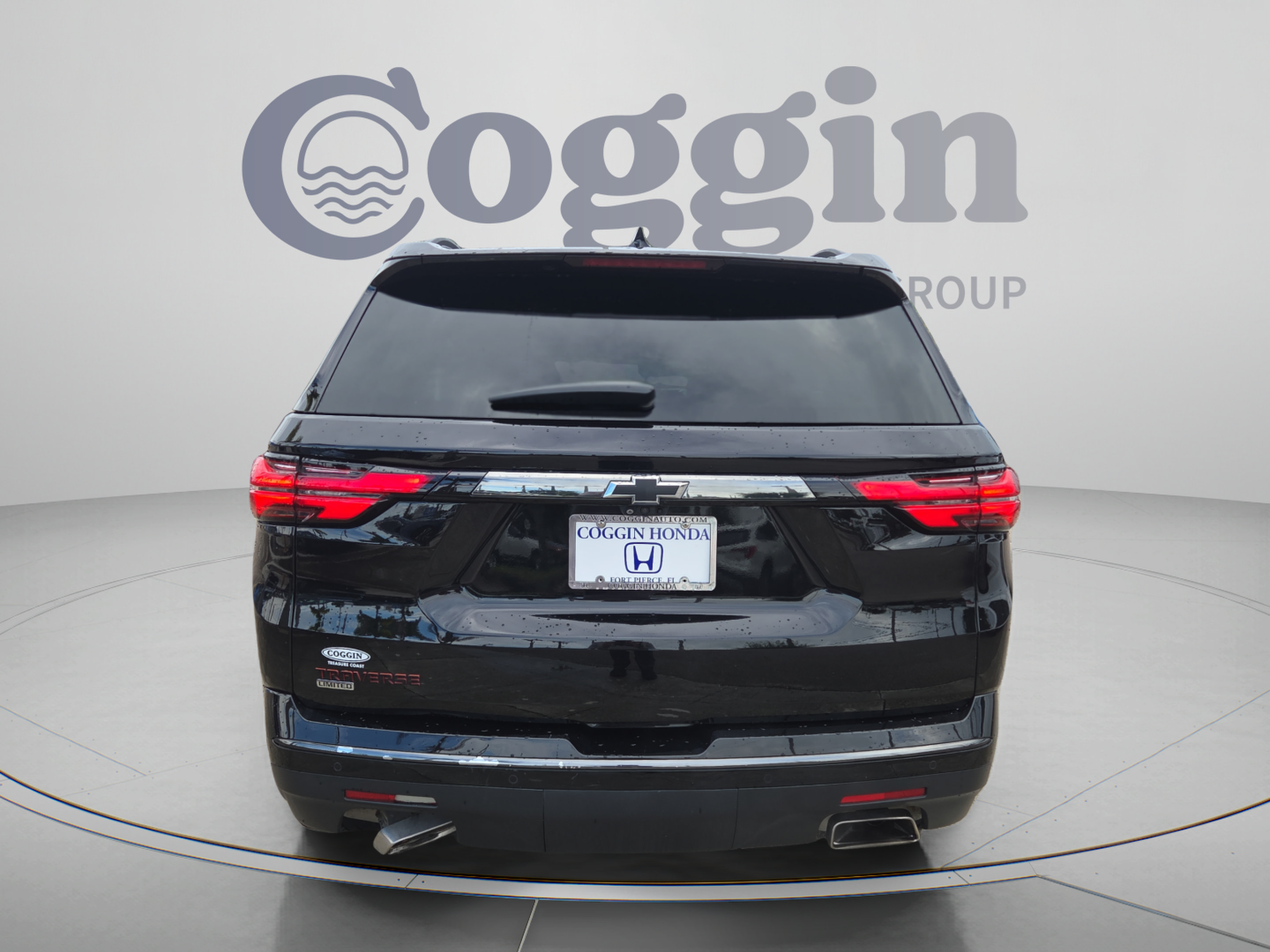 Used 2024 Chevrolet Traverse Premier w/ Redline Edition FWD image 4
