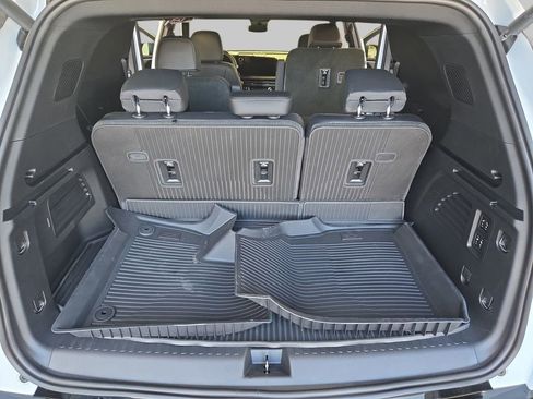 New 2026 Chevrolet Traverse High Country w/ LPO, Floor Liner Package image 15