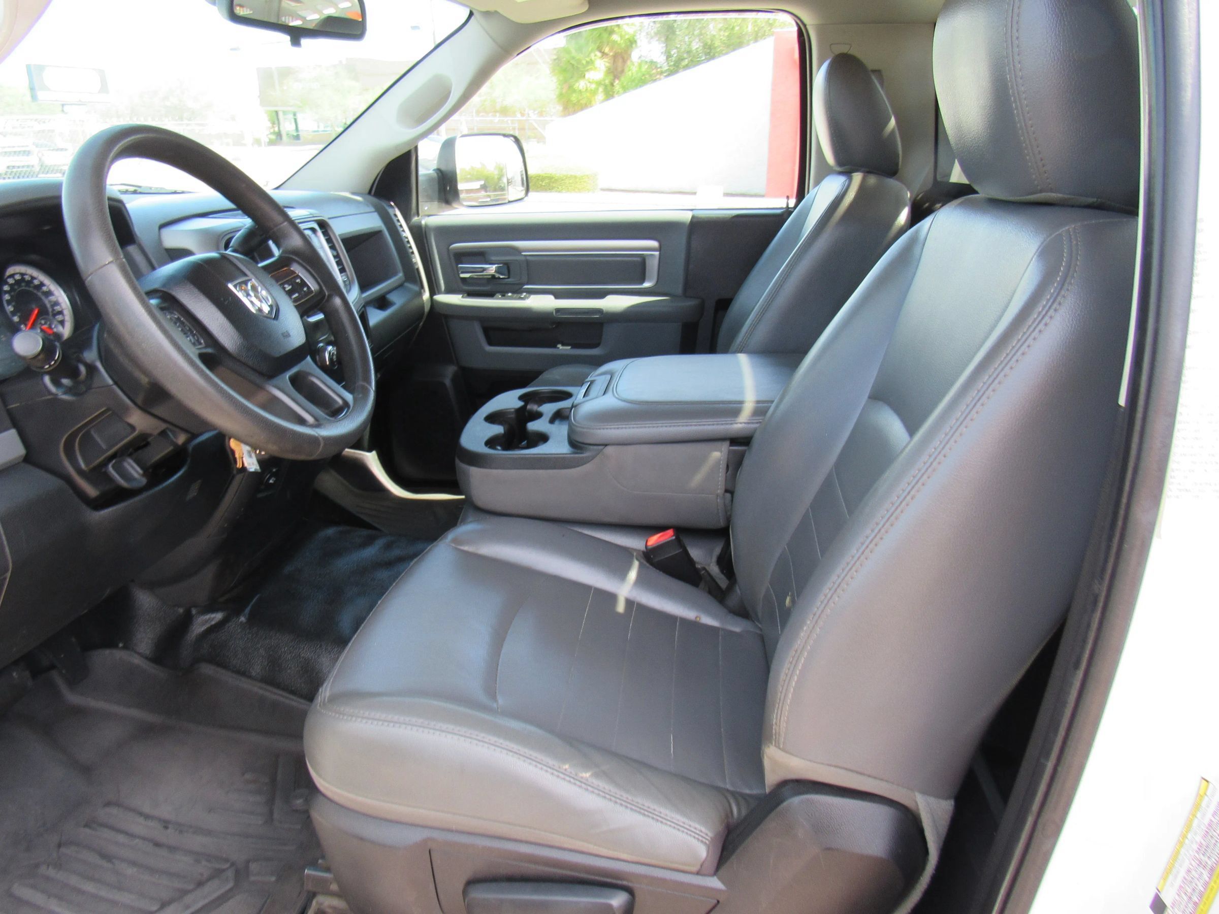 Used 2016 RAM 5500 Tradesman w/ Power & Remote Entry Group RWD image 9