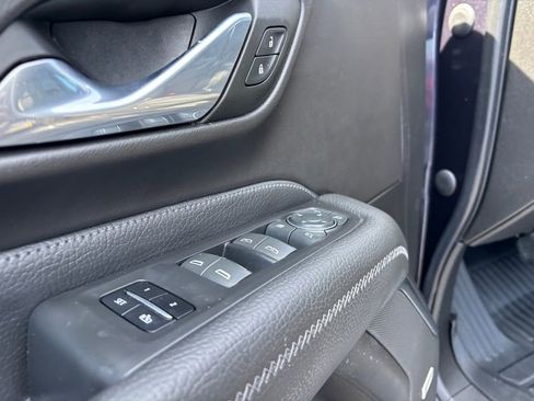 Used 2023 GMC Yukon Denali RWD image 20