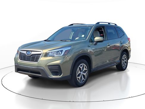 Used 2019 Subaru Forester Premium image 3