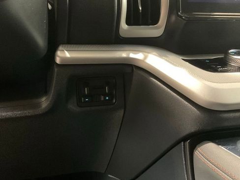 Used 2025 Ford Expedition Max Active AWD/4WD image 9