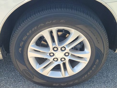 Used 2021 Buick Enclave Essence w/ Sound and Sites Package FWD image 8