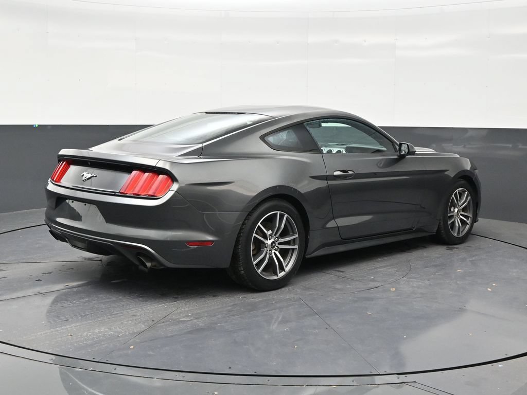 Used 2017 Ford Mustang Coupe RWD image 5