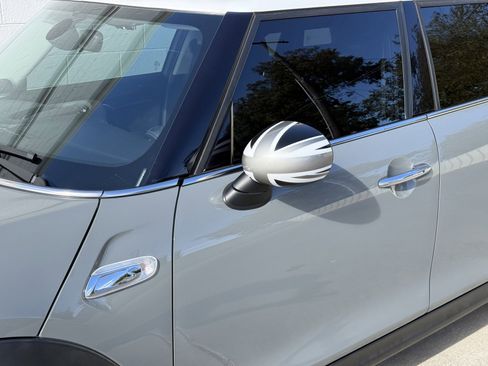 Used 2017 MINI Cooper S image 11