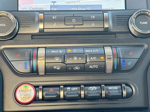 Used 2022 Ford Mustang Shelby GT500 w/ Technology Package RWD image 19