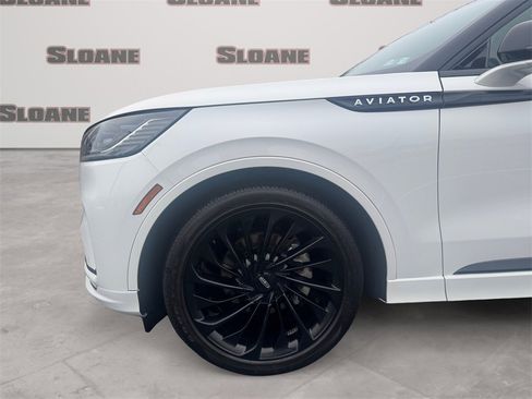 Used 2025 Lincoln Aviator Reserve w/ Equipment Group 201A image 14