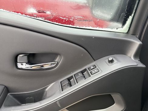 Used 2024 Nissan Frontier SV w/ SV Convenience Package image 14