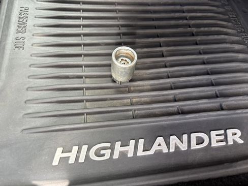 Used 2016 Toyota Highlander Limited Platinum image 50