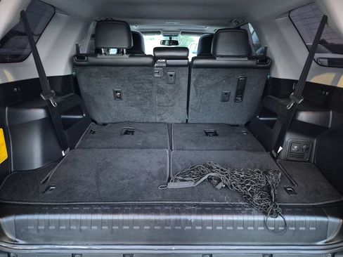 Used 2015 Toyota 4Runner SR5 Premium RWD image 40