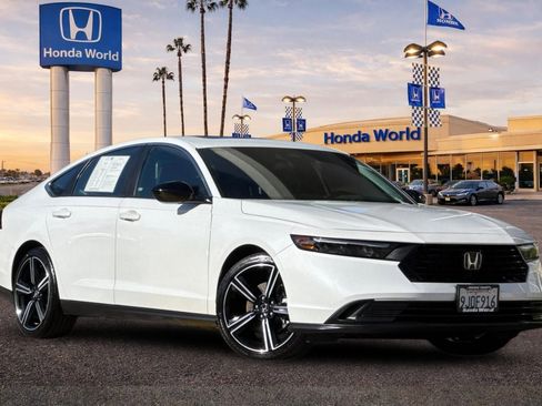 Used 2024 Honda Accord Sport image 2
