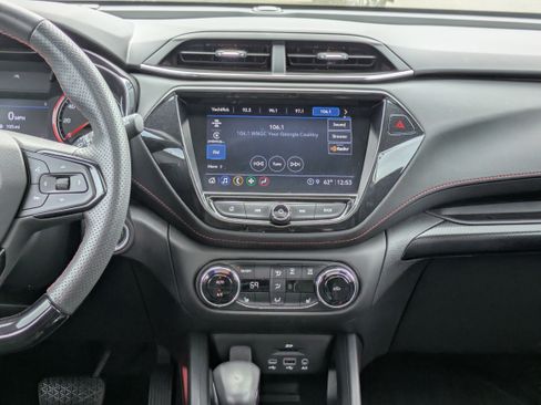 Used 2023 Chevrolet TrailBlazer RS w/ Sun and Liftgate Package image 19
