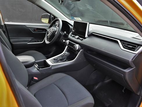 Used 2023 Toyota RAV4 LE AWD/4WD image 13