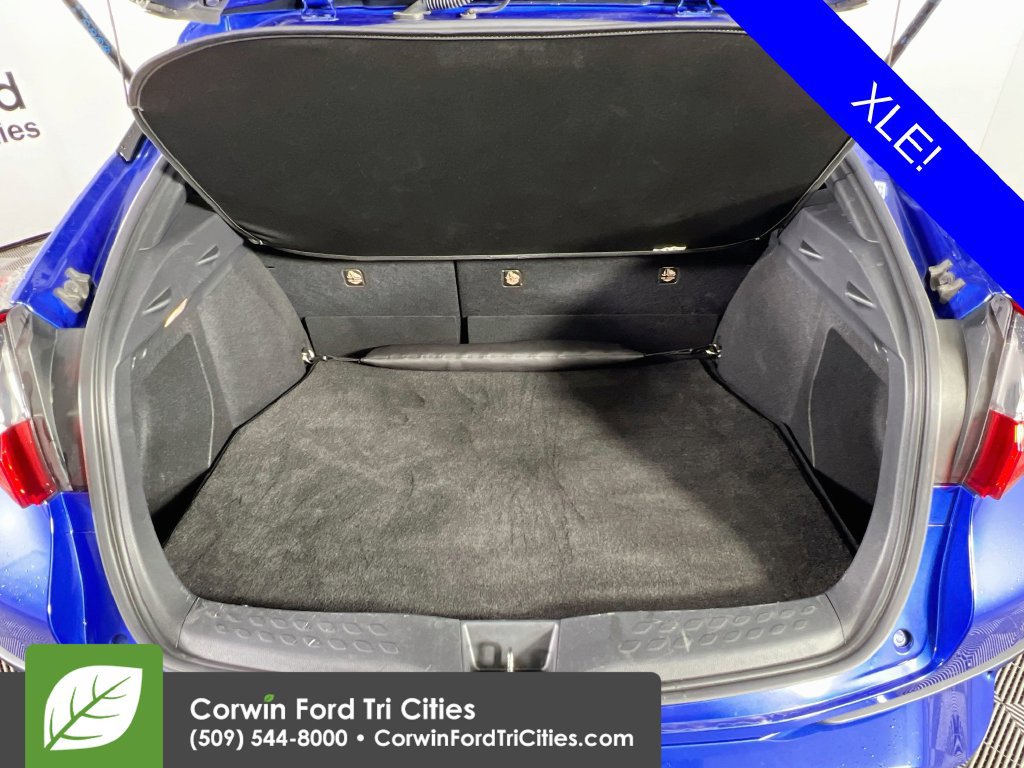 Used 2019 Toyota C-HR XLE FWD image 13
