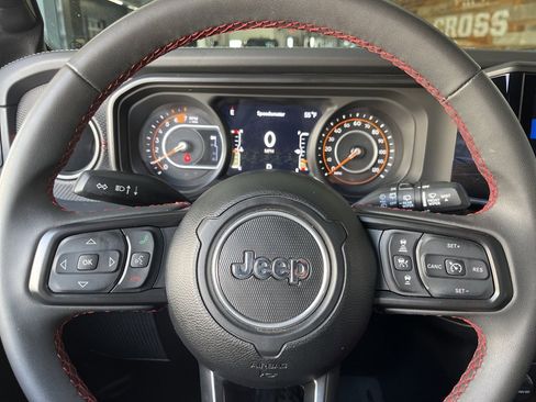 Used 2024 Jeep Wrangler Rubicon image 27