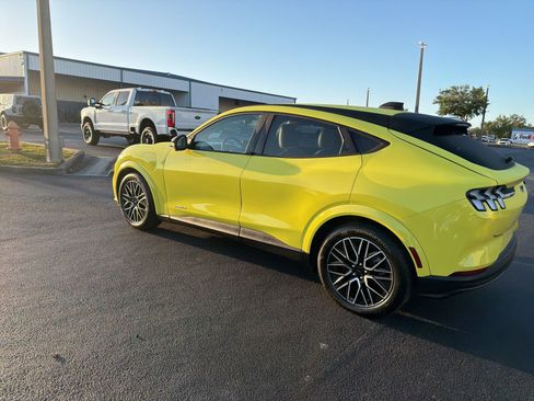 Used 2025 Ford Mustang Mach-E Premium image 9