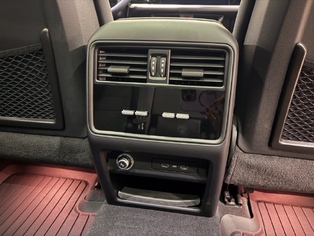 Certified 2026 Porsche Cayenne AWD/4WD image 30