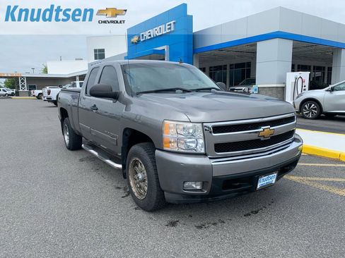 Used 2007 Chevrolet Silverado 1500 LT w/ 1LT Convenience Package AWD/4WD image 1