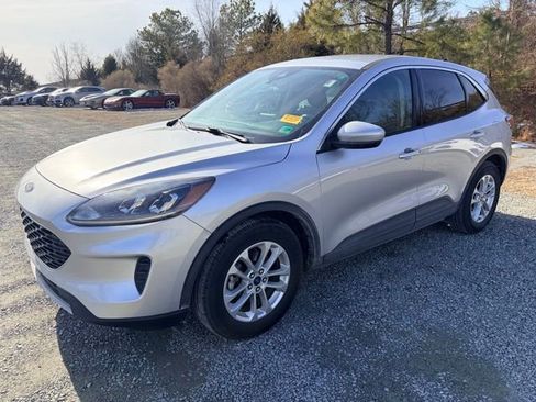 Used 2020 Ford Escape SE FWD image 1