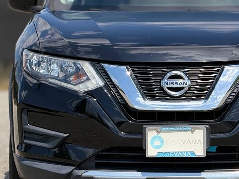 Used 2017 Nissan Rogue SV image 11