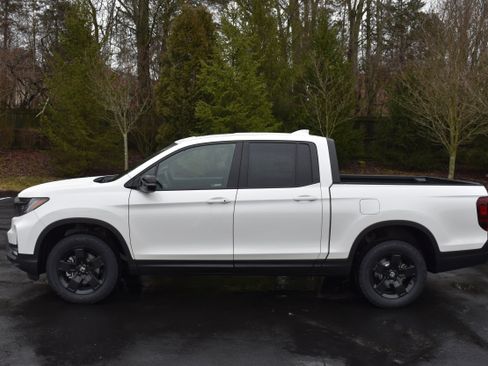 New 2026 Honda Ridgeline Black Edition image 4