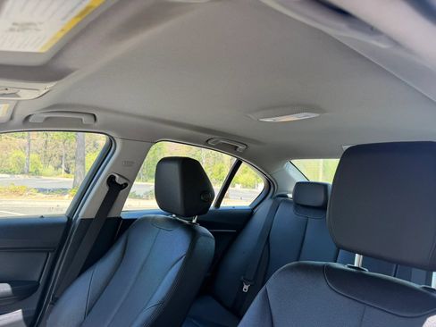 Used 2017 BMW 320i Sedan RWD image 12