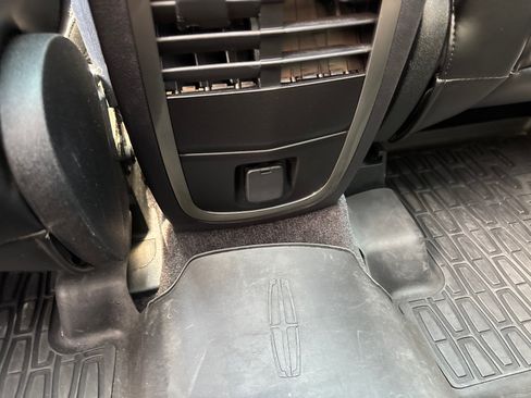 Used 2018 Lincoln MKC Select FWD image 31
