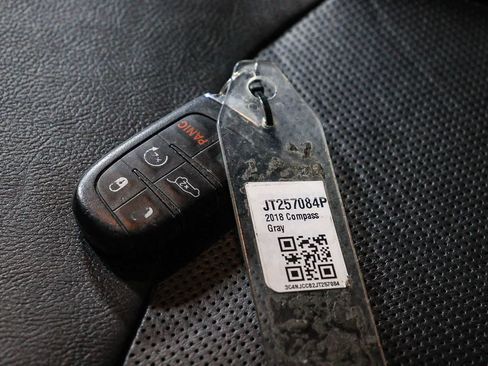 Used 2018 Jeep Compass Limited w/ Navigation Group FWD image 29