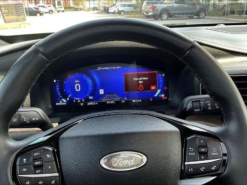 Certified 2022 Ford Explorer Platinum w/ Equipment Group 601A image 13