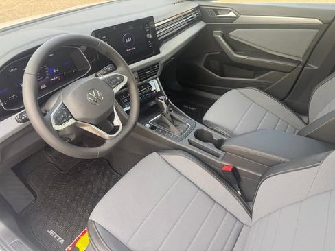 New 2026 Volkswagen Jetta SE FWD image 6
