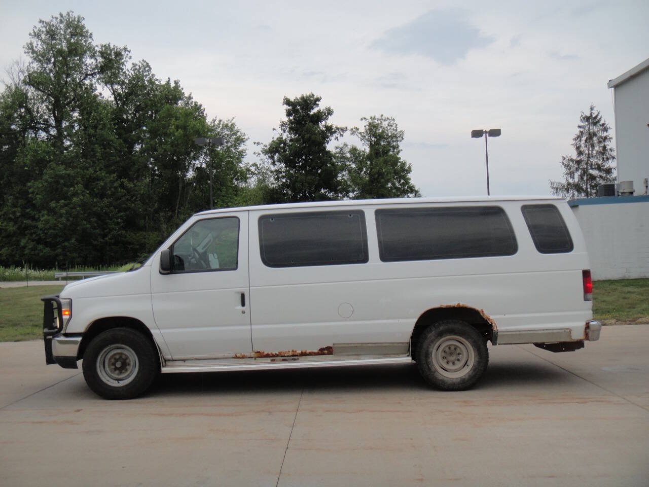 Used 2012 Ford E-350 and Econoline 350 XLT RWD image 16
