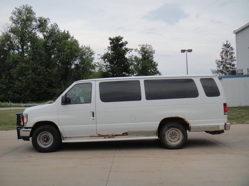 Used 2012 Ford E-350 and Econoline 350 XLT RWD image 16