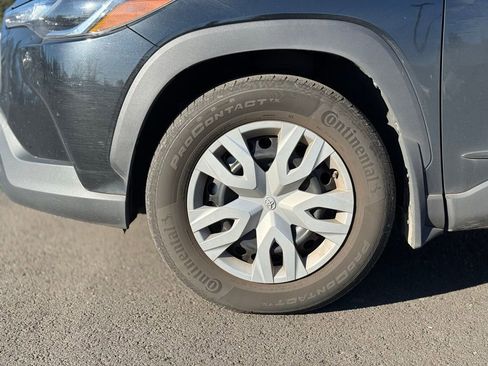 Used 2023 Toyota Corolla Cross L image 9