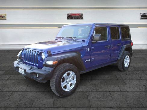 Used 2020 Jeep Wrangler Unlimited Sport S AWD/4WD image 3