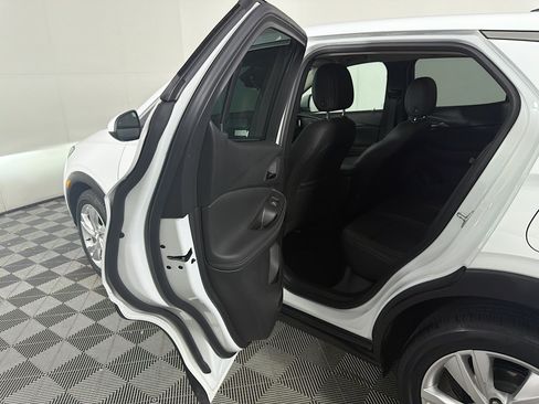 Used 2025 Buick Encore GX Preferred FWD image 24