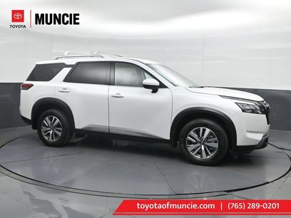 Used 2025 Nissan Pathfinder SL w/ Black Appearance Package