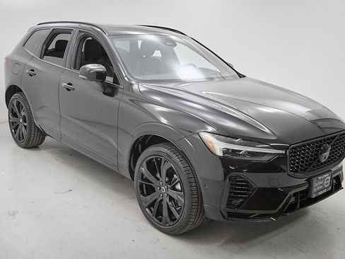 Certified 2025 Volvo XC60 T8 Ultra w/ Protection Package Premier image 4