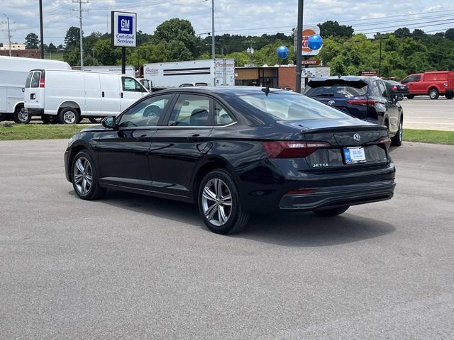Used 2024 Volkswagen Jetta SE FWD image 6