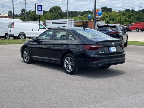 Used 2024 Volkswagen Jetta SE FWD image 6